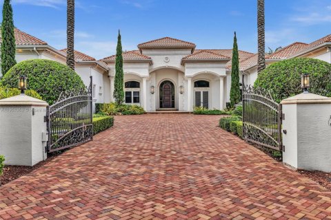 Купить виллу или дом в Плантация, Флорида 7 спален, 635.64м2, № 1955841 - фото 2