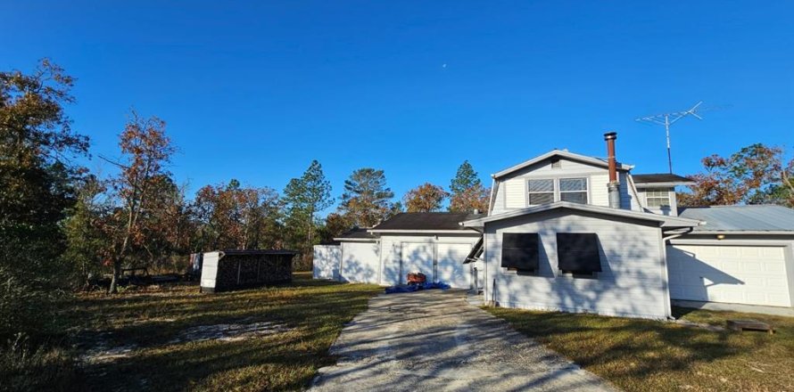 Villa ou maison à Interlachen, Floride 3 chambres, 160.07 m2 № 1568267