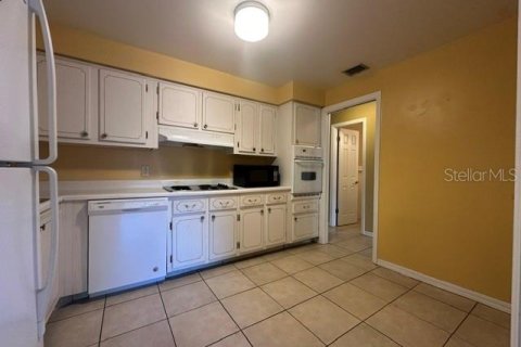 Appartement à louer à Mount Dora, Floride: 2 chambres, 108.7 m2 № 2373368 - photo 4