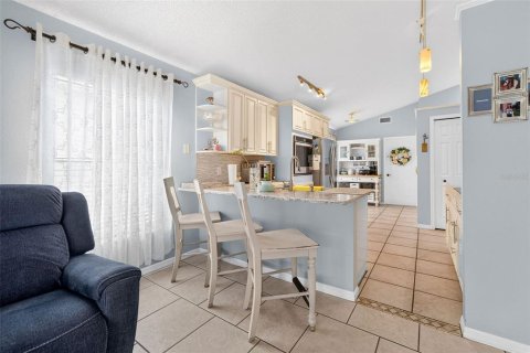 House in Orlando, Florida 3 bedrooms, 148.64 sq.m. № 2348331 - photo 14