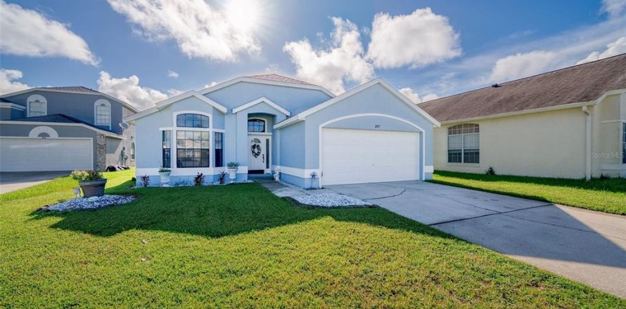 House in Orlando, Florida 3 bedrooms, 148.64 sq.m. № 2348331