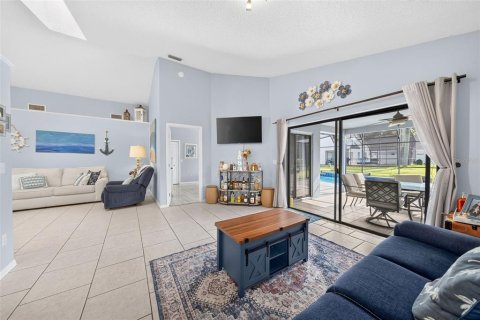 House in Orlando, Florida 3 bedrooms, 148.64 sq.m. № 2348331 - photo 16