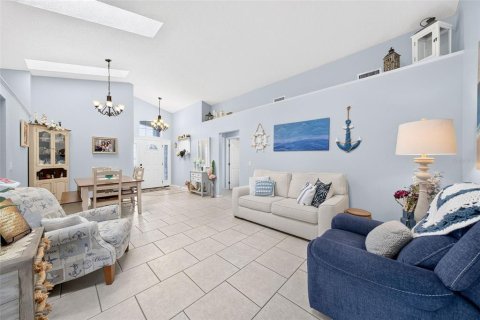 House in Orlando, Florida 3 bedrooms, 148.64 sq.m. № 2348331 - photo 10