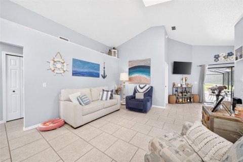House in Orlando, Florida 3 bedrooms, 148.64 sq.m. № 2348331 - photo 9