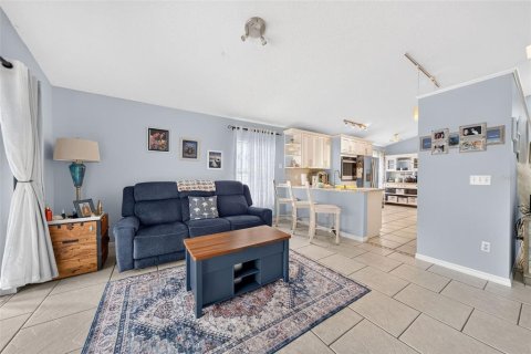 House in Orlando, Florida 3 bedrooms, 148.64 sq.m. № 2348331 - photo 15