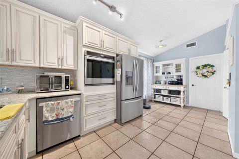 House in Orlando, Florida 3 bedrooms, 148.64 sq.m. № 2348331 - photo 3