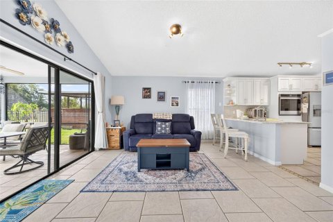 House in Orlando, Florida 3 bedrooms, 148.64 sq.m. № 2348331 - photo 13