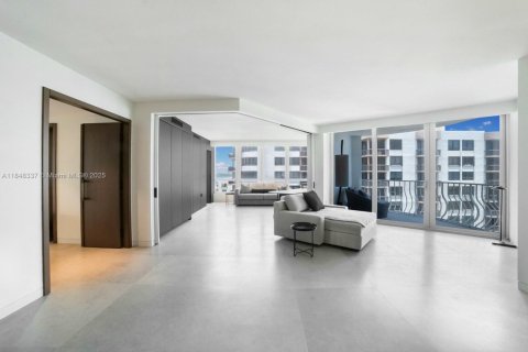 Condominio en venta en Bal Harbour, Florida, 3 dormitorios, 306.58 m2 № 1936994 - foto 29
