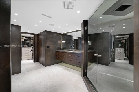 Condominio en venta en Bal Harbour, Florida, 3 dormitorios, 306.58 m2 № 1936994 - foto 22