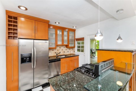 Casa en alquiler en Miami, Florida, 3 dormitorios, 109.35 m2 № 2006493 - foto 3