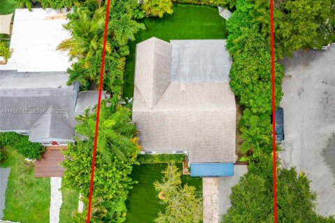 Casa en alquiler en Miami, Florida, 3 dormitorios, 109.35 m2 № 2006493 - foto 30