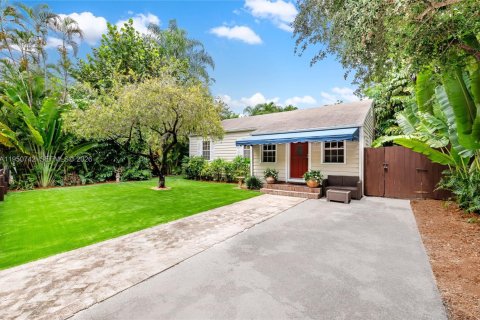 Casa en alquiler en Miami, Florida, 3 dormitorios, 109.35 m2 № 2006493 - foto 13