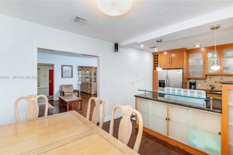 Casa en alquiler en Miami, Florida, 3 dormitorios, 109.35 m2 № 2006493 - foto 12