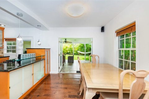 Casa en alquiler en Miami, Florida, 3 dormitorios, 109.35 m2 № 2006493 - foto 10