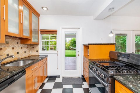 Casa en alquiler en Miami, Florida, 3 dormitorios, 109.35 m2 № 2006493 - foto 11