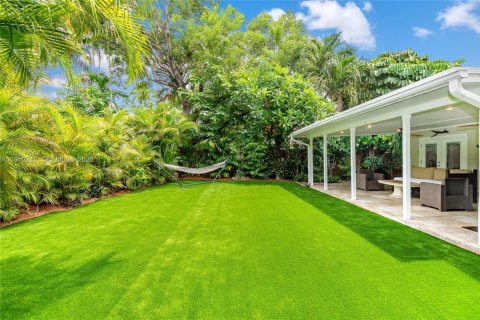 Casa en alquiler en Miami, Florida, 3 dormitorios, 109.35 m2 № 2006493 - foto 2