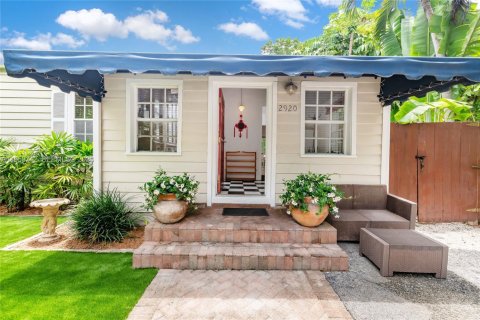 Casa en alquiler en Miami, Florida, 3 dormitorios, 109.35 m2 № 2006493 - foto 14