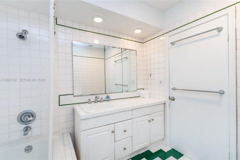 Casa en alquiler en Miami, Florida, 3 dormitorios, 109.35 m2 № 2006493 - foto 18