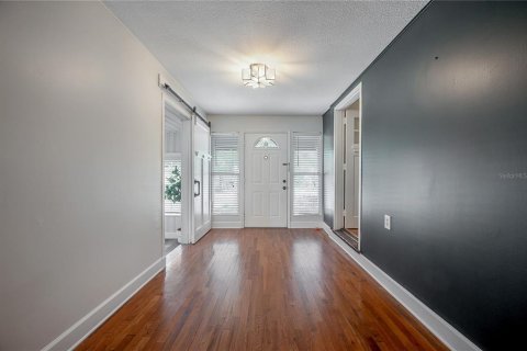 House in Tampa, Florida 3 bedrooms, 111.76 sq.m. № 1662352 - photo 13