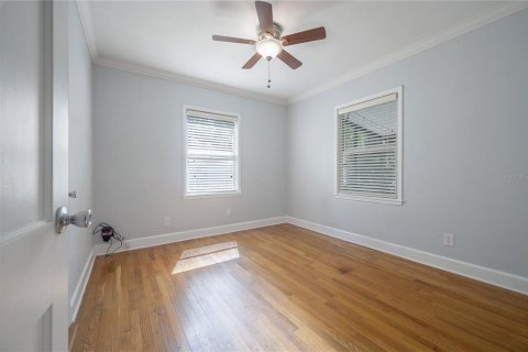 House in Tampa, Florida 3 bedrooms, 111.76 sq.m. № 1662352 - photo 30