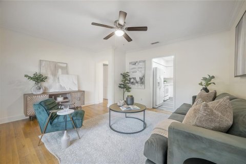 House in Tampa, Florida 3 bedrooms, 111.76 sq.m. № 1662352 - photo 19