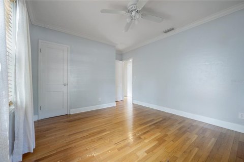 House in Tampa, Florida 3 bedrooms, 111.76 sq.m. № 1662352 - photo 29