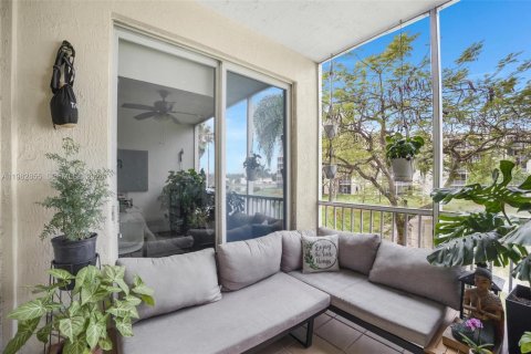 Купить кондоминиум в Дорал, Флорида 3 спальни, 158.86м2, № 2048460 - фото 24