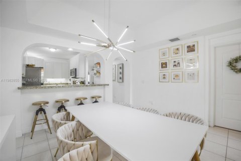 Купить кондоминиум в Дорал, Флорида 3 спальни, 158.86м2, № 2048460 - фото 16