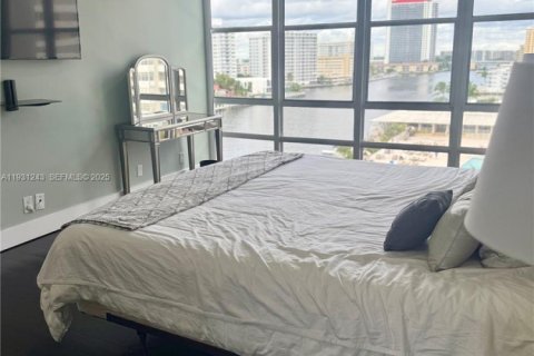 Condominio en alquiler en Hallandale Beach, Florida, 2 dormitorios, 117.99 m2 № 1989888 - foto 24