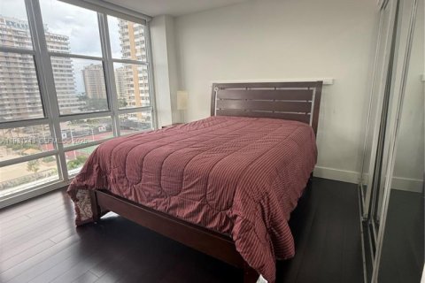 Condominio en alquiler en Hallandale Beach, Florida, 2 dormitorios, 117.99 m2 № 1989888 - foto 18