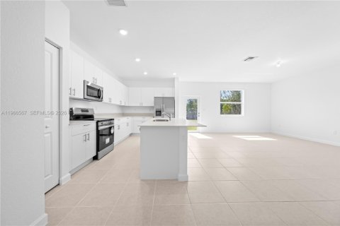 House in Homestead, Florida 3 bedrooms № 2028959 - photo 12