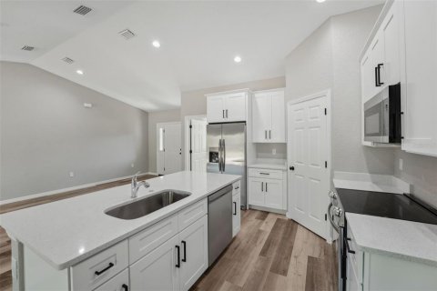 Villa ou maison à vendre à Weeki Wachee, Floride: 3 chambres, 144.93 m2 № 1907952 - photo 19