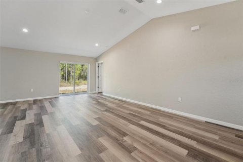 Villa ou maison à vendre à Weeki Wachee, Floride: 3 chambres, 144.93 m2 № 1907952 - photo 5