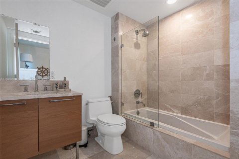 Condo in Sunny Isles Beach, Florida, 4 bedrooms  № 1861843 - photo 25