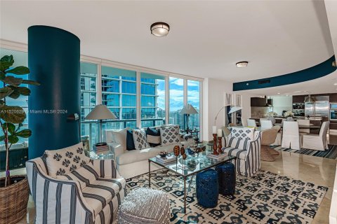 Condo in Sunny Isles Beach, Florida, 4 bedrooms  № 1861843 - photo 8