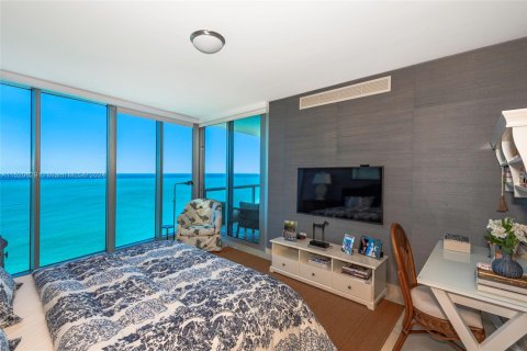 Condo in Sunny Isles Beach, Florida, 4 bedrooms  № 1861843 - photo 17
