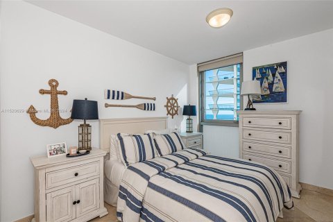 Condo in Sunny Isles Beach, Florida, 4 bedrooms  № 1861843 - photo 23