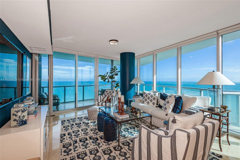Condo in Sunny Isles Beach, Florida, 4 bedrooms  № 1861843 - photo 3