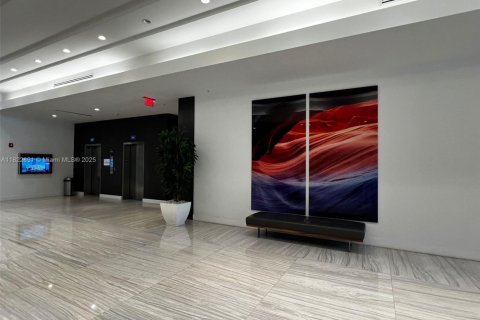 Commercial property in Miami, Florida № 1957884 - photo 12