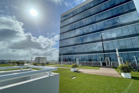 Commercial property in Miami, Florida № 1957884 - photo 26