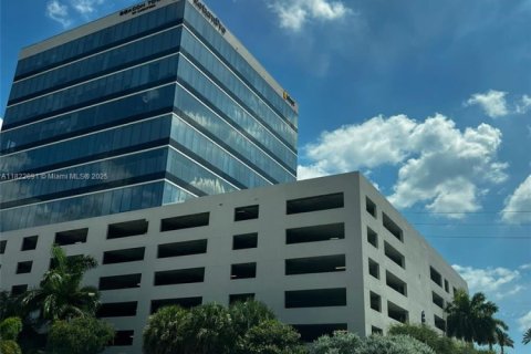 Commercial property in Miami, Florida № 1957884 - photo 4