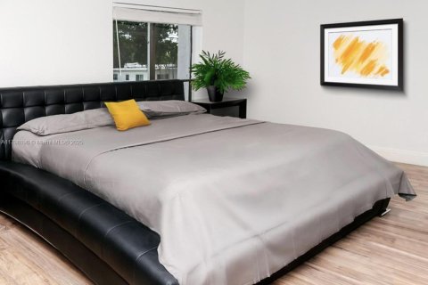 Casa en venta en North Miami, Florida, 4 dormitorios, 297.66 m2 № 1938532 - foto 22