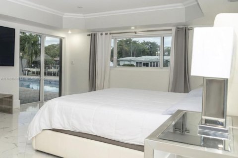 Casa en venta en North Miami, Florida, 4 dormitorios, 297.66 m2 № 1938532 - foto 16
