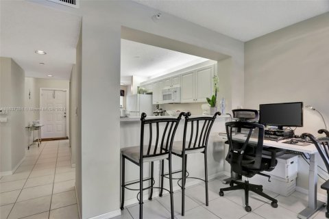 Condo in Tamarac, Florida, 2 bedrooms  № 1888002 - photo 10