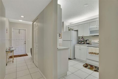 Condo in Tamarac, Florida, 2 bedrooms  № 1888002 - photo 7