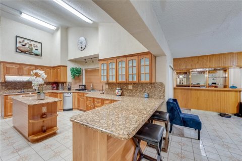 Villa ou maison à vendre à Miami, Floride: 5 chambres, 383.78 m2 № 2055020 - photo 22