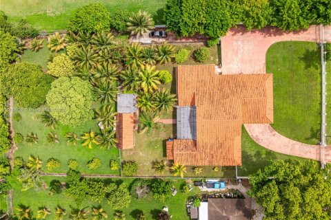 Villa ou maison à vendre à Miami, Floride: 5 chambres, 383.78 m2 № 2055020 - photo 5