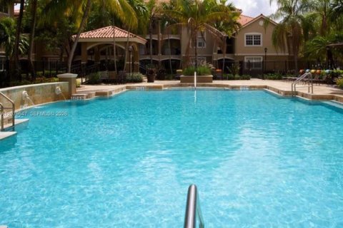 Copropriété à vendre à Pembroke Pines, Floride: 2 chambres, 104.98 m2 № 2343115 - photo 21