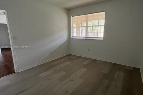 Copropriété à vendre à Pembroke Pines, Floride: 2 chambres, 104.98 m2 № 2343115 - photo 14