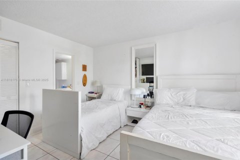 Condominio en venta en North Miami, Florida, 2 dormitorios, 97.55 m2 № 1782087 - foto 7